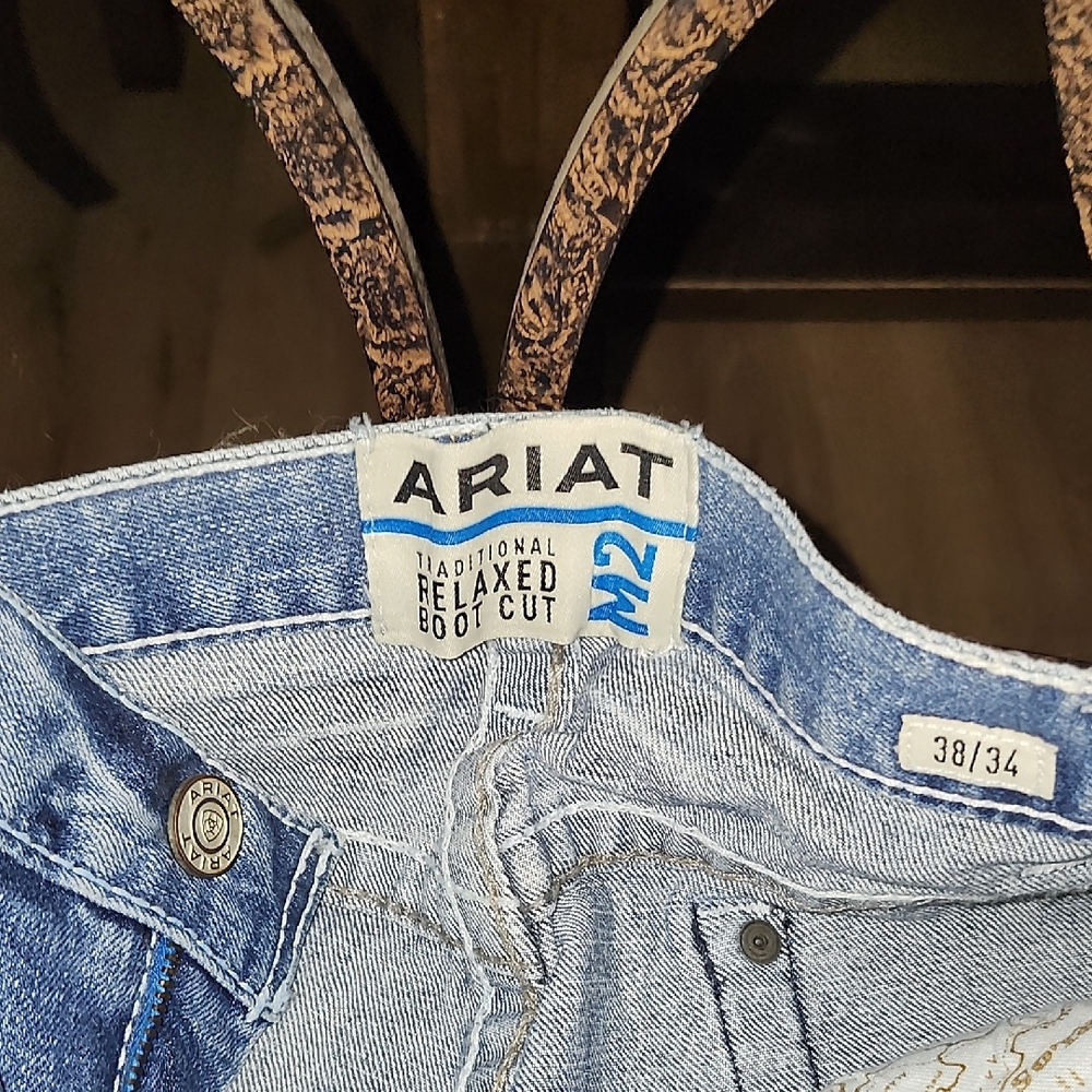 Ariat Blue Relaxed Fit Jeans with Natural Fading - Picture 5 of 6